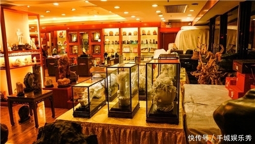 文绣|老太太拿祖传金钗去鉴定,专家一看懵了,恭敬问她:您父亲是?