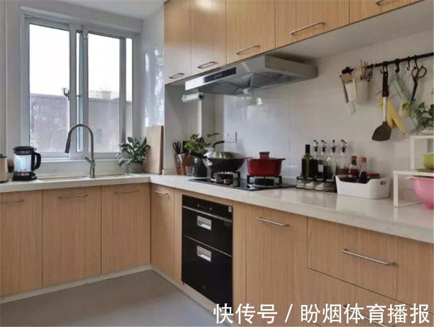 橱柜|家里柜子越多越好?老师傅建议:这4处有柜子足够,太多不实用!