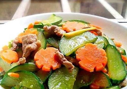 豆角|美食精选:肉末豆角,黄瓜炒肉片,沙棘冬瓜球,肉末尖椒烩猪血的做法