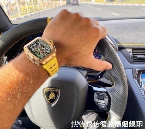 码表|C罗降薪回曼联,依然劳斯莱斯配大钻表!男人开车戴表有什么讲究