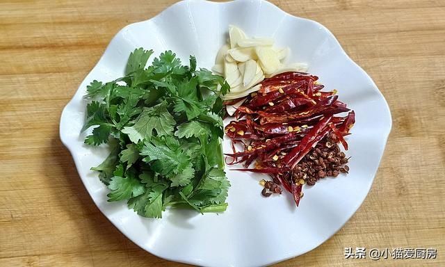 土豆条|饭店里卖几十元的香辣土豆条美食,教你在家自己做,几块钱搞定