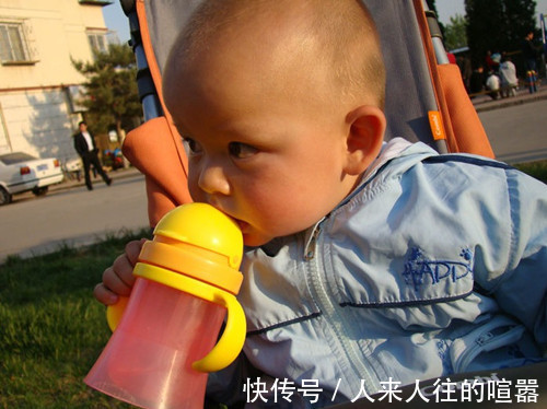 夏季|劝告夏季3个时间别强迫娃喝水,易伤脾胃积食,家长别不当回事