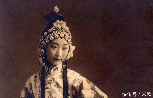 一生我行我素,不工作也不成婚,九十岁洒脱离世,任后世评说