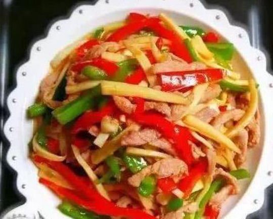 美食精选:霸王猪蹄,干煸豆角,葱爆牛肉,茭白肉丝的做法