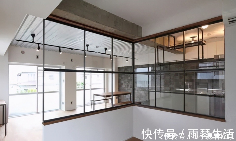 通透感|越来越多人喜欢装室内窗，用在家中更有通透感，别再砌实墙了