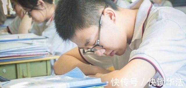 心理|同学当中的“假土豪”,平时会有三个特点,其实家境很一般