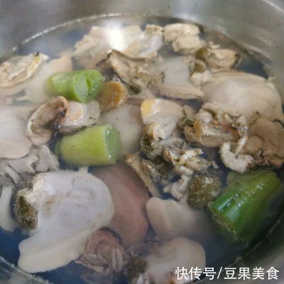 青菜炒蚌肉你这么做，好吃到停不下来