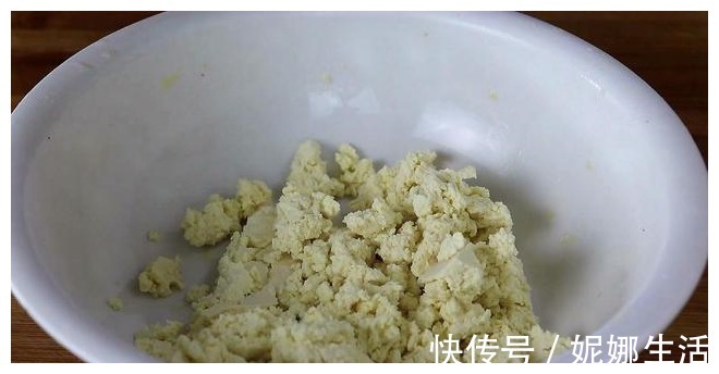 豆腐丁|1块豆腐,4个鸡蛋,独特吃法,一上桌就抢吃光,快试试吧