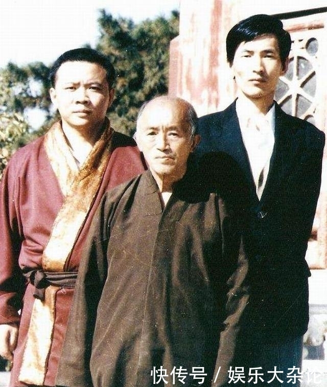 “二指禅”传人, 时代的“传说”, 海灯法师即将走下神坛?