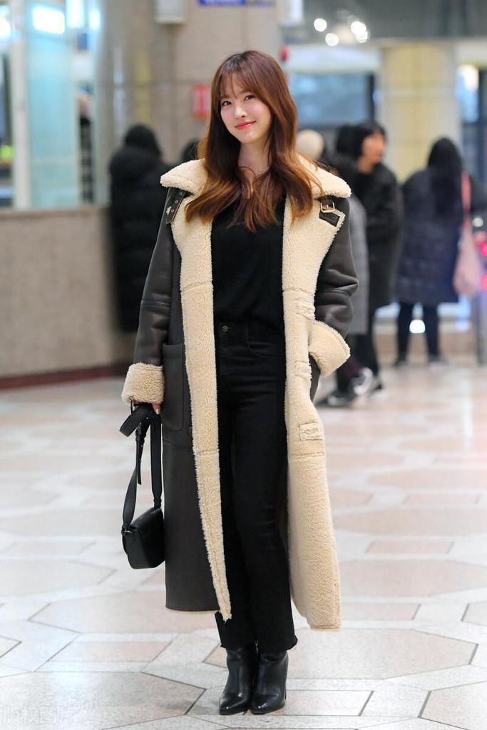 过年外套就穿“皮毛一体大衣”,比大衣更时髦,比羽绒服更保暖