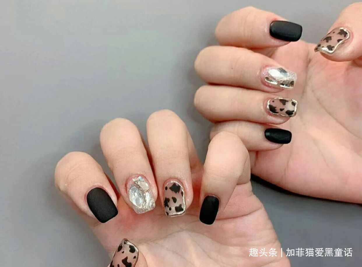 不会过时的九款的奶牛纹美甲，氧气滴感好可爱，甜酷撞色趣味多