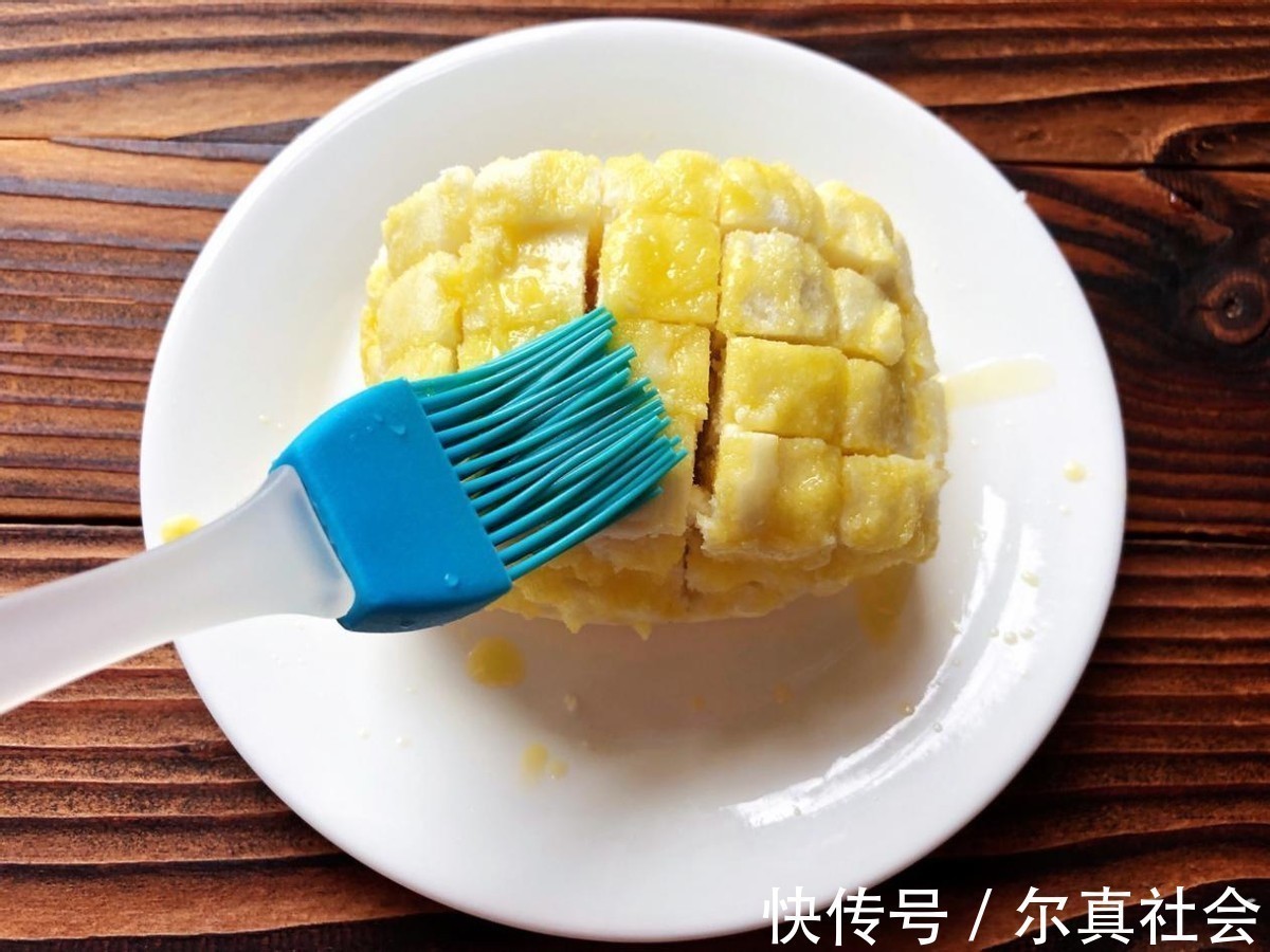 吃剩下的馒头别扔,不加一滴油做成香甜的烤馒头,全家都爱吃