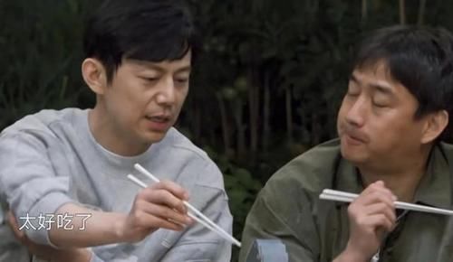 黃磊|張藝興在蘑菇屋第一次掌勺，何炅頻頻點(diǎn)頭認(rèn)可，不料金靖卻露餡了