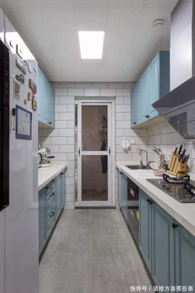 背景墙|125平北欧风三居室,餐桌在沙发后面可以一边吃饭一边看电视