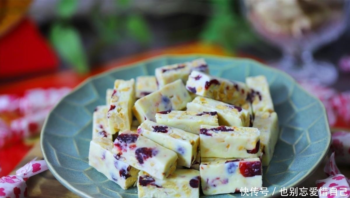 儿子爱吃牛轧糖不用花钱买,自己在家就能做,简单好做无添加