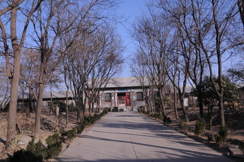 西安超霸气的小寺院，建在西汉皇宫正殿台基上，它有什么来历呢？