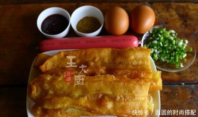 学会|一款风味独特的小吃,超美味的香烤油条,不学会太可惜了