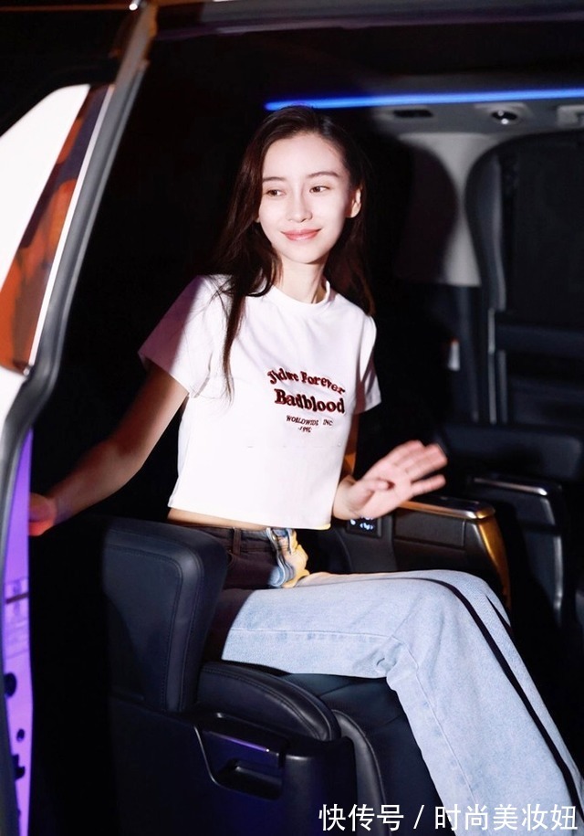 蕾丝|Angelababy也太拼了吧!穿羽绒服配露脐装走机场,洋气时髦