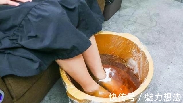 睡眠质量|每天用热水泡脚,到底是不是养生呢?医生终于说出实话