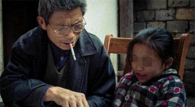 对孩子们|父母“窝囊”越多,就越喜欢对孩子说出这三个字,让孩子卑躬屈膝