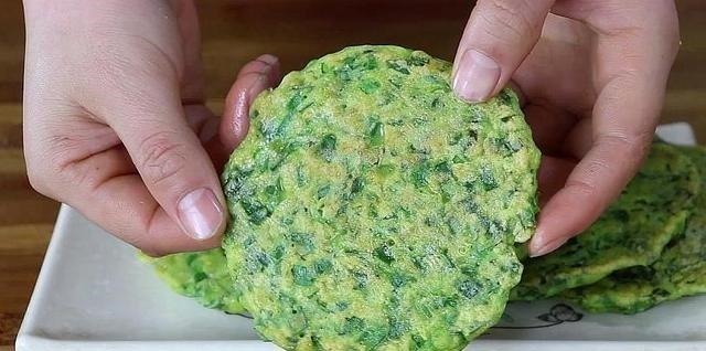 食用油|韭菜别炒着吃，加3个鸡蛋，教你1个新吃法，比吃肉还解馋