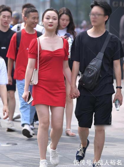 小蛮腰|艳红色的短款裙,优雅又能穿出清凉感,还能个人带来青春洋溢的气质
