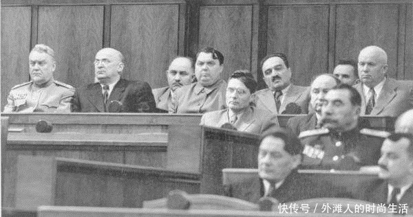 赫鲁晓夫|苏联历史告诉世人不要小瞧站在身后的人，他们才是挖苏联墙角的