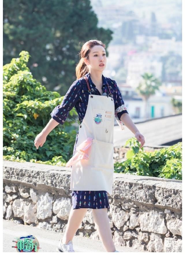 姚安娜|《中餐厅5》开拍，43岁的黄晓明被猛夸少年感，真的不过分吗？