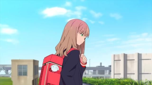 懂人心的美少女，炫酷的机甲变身，四月新番一开始就让人心动