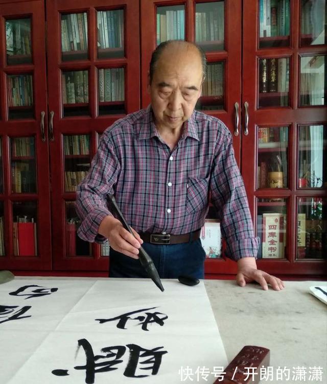 笔生@忆昔彤庭望日华 才思俊逸笔生花