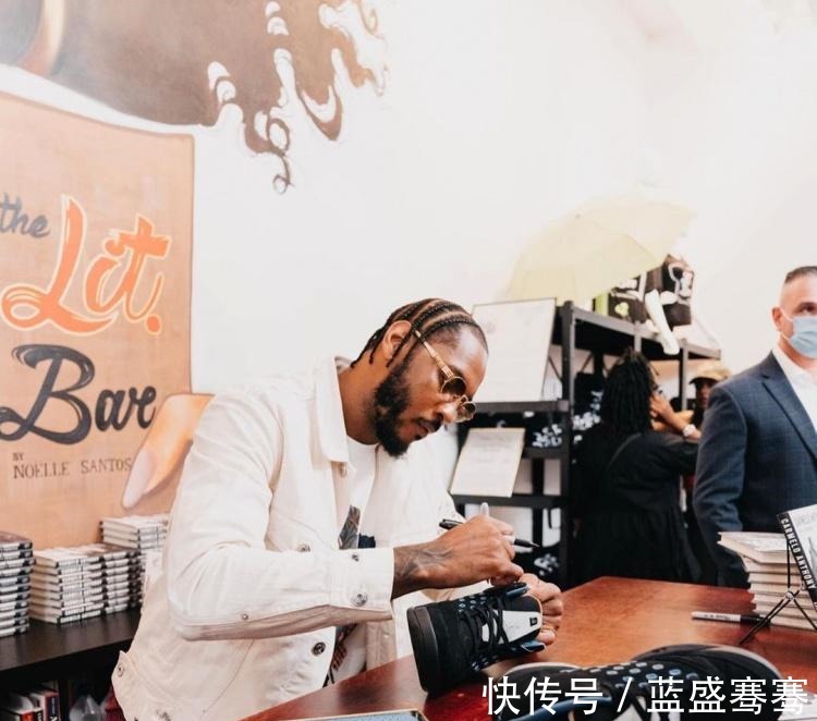 安东尼|出书！安东尼晒出自己在自传新书签售会上的组图！