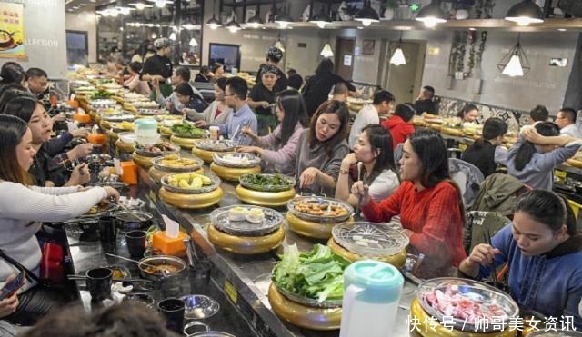 自助火锅,这3种贵菜被藏在角落,顾客却视而不见,老板都偷着乐!