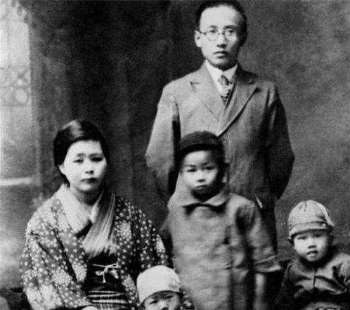 郭沫若|被郭沫若抛弃的日本妻子,携子入中国国籍,临终前捐出全部财产