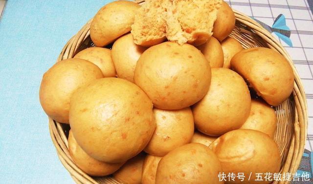 面粉|立冬后吃它正好,1块钱买一堆,与面粉一起蒸一下,轩软香甜好吃