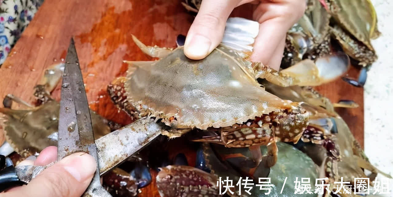 蟹肉|蒸螃蟹时，切记不要直接上锅蒸，多加1步，蟹肉鲜嫩入味不流黄