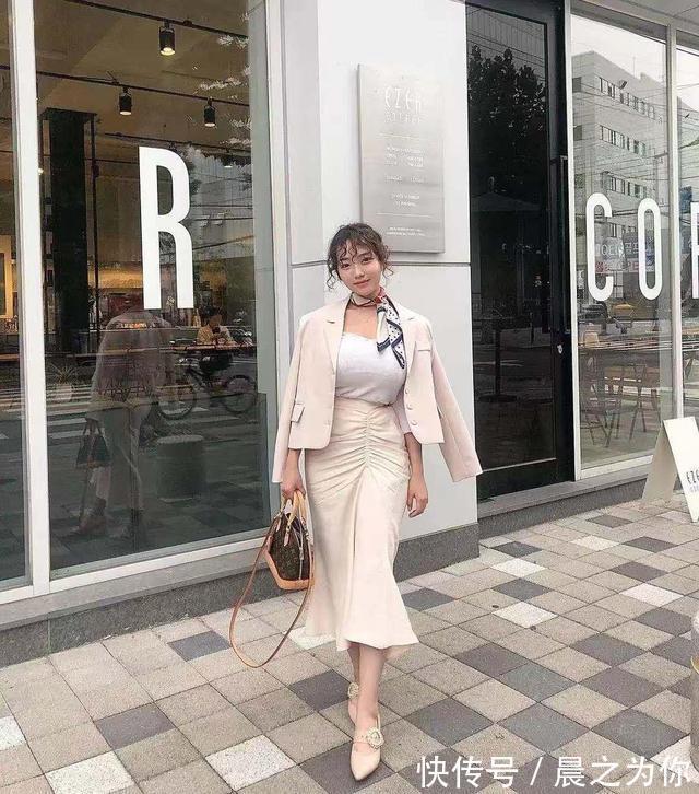 女孩子|130斤韩国姑娘曲线饱满,“胖”的恰到好处,太性感了