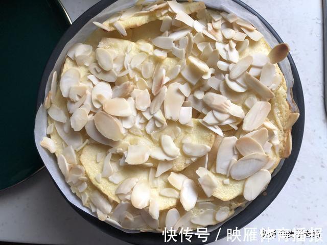 搅拌均匀|天冷苹果吃不完,那就做个香甜的千层蛋糕,少油少糖,做法特简单