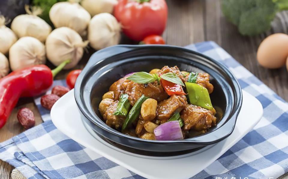 鸡肉|简单做的三杯鸡,就不需要泡菜年糕了,火锅就更无法比了!