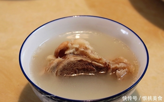 爸爸下厨做的晚餐,普通食材美味下饭,比在饭店吃还解馋