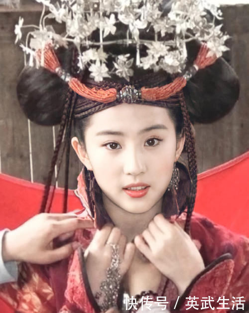 唇珠|一眼就能识别的“天然美女”,脸上都有4个特征,让异性过目不忘