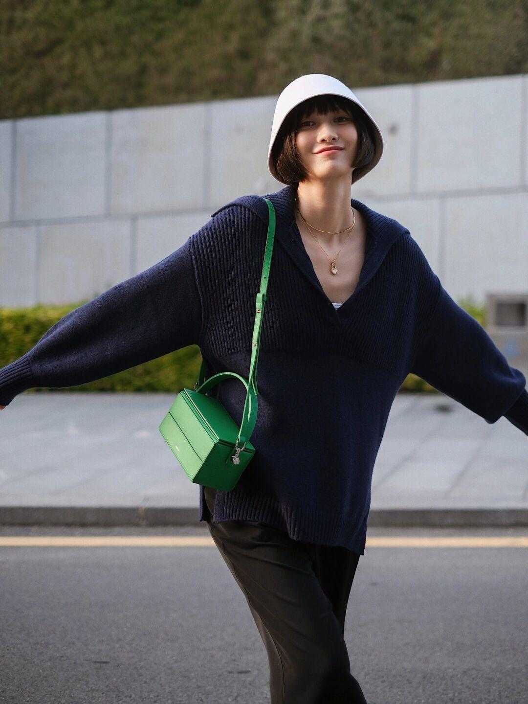 黑丝 出门聚会怎么穿?这四款心机造型,时髦个性又有腔调,咋穿都出彩