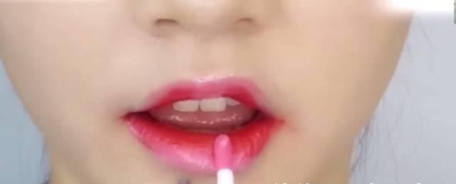 哑光唇 口红太贵?姑娘只用了1支口红 画出了8种唇色!