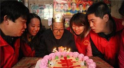 外婆|寿命长不靠多睡觉,也不靠保健品,而是坚持3件事,健康又长寿