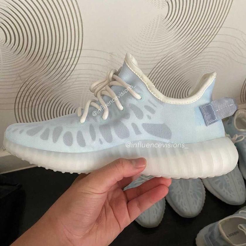 全新升级的 Yeezy 350 V2 ？这次有多款新配色曝光！