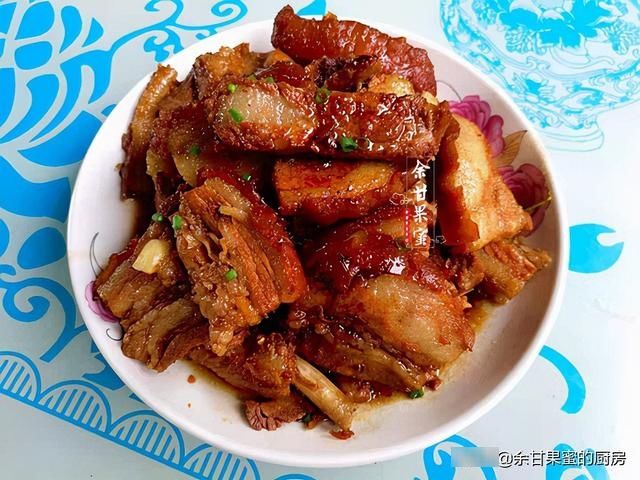 鱼肉|南方人的晚餐，鱼肉比蔬菜多，北方朋友看了说，青菜太贵了吧