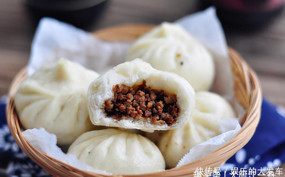 塌陷|蒸包子,记住不要直接上锅蒸,大厨教你一招,包子蓬松暄软不塌陷