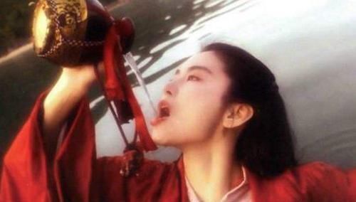 秘籍!同样是自宫,为何岳、林两人不及东方不败?金庸:差了关键一步