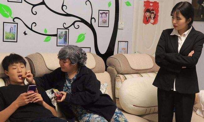 家庭|这3类家庭容易把孩子培养成“软柿子”,上学后可能经常被人欺负