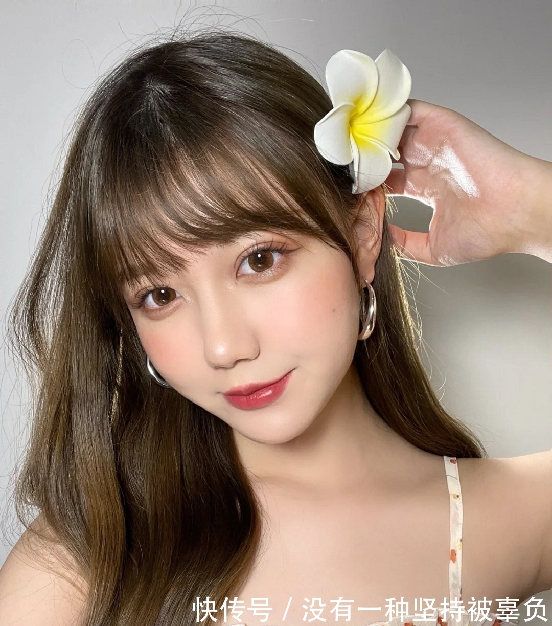 橘色调|妆容的灵魂口红,雅诗兰黛值得尝试,色号繁多突出你的美