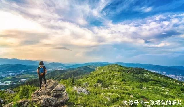 山中|席慕蓉|我曾踏月而来,只因你在山中